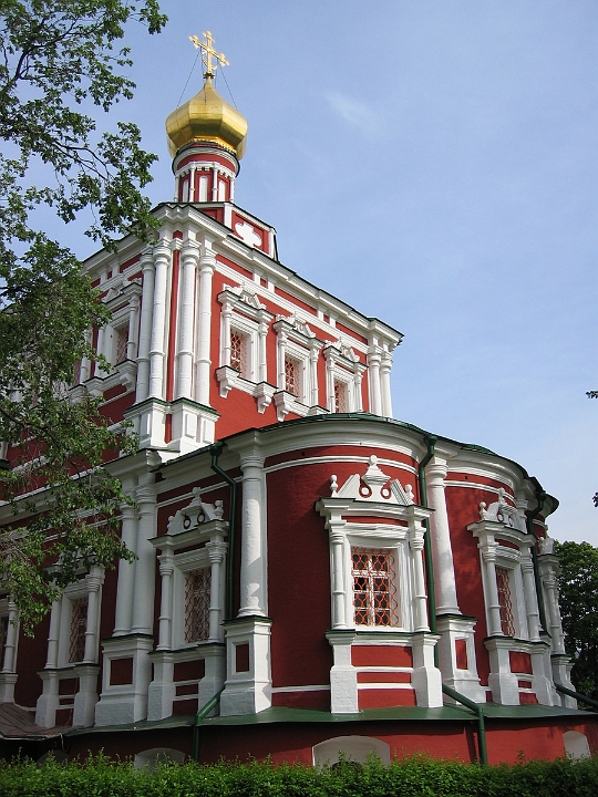 036 Novodevichiy Convent, Church of the Assumption.jpg
